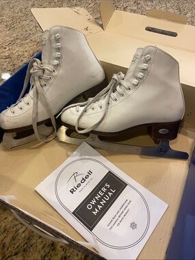 Riedel Women's White Figure Ice Skates with Silver Blades